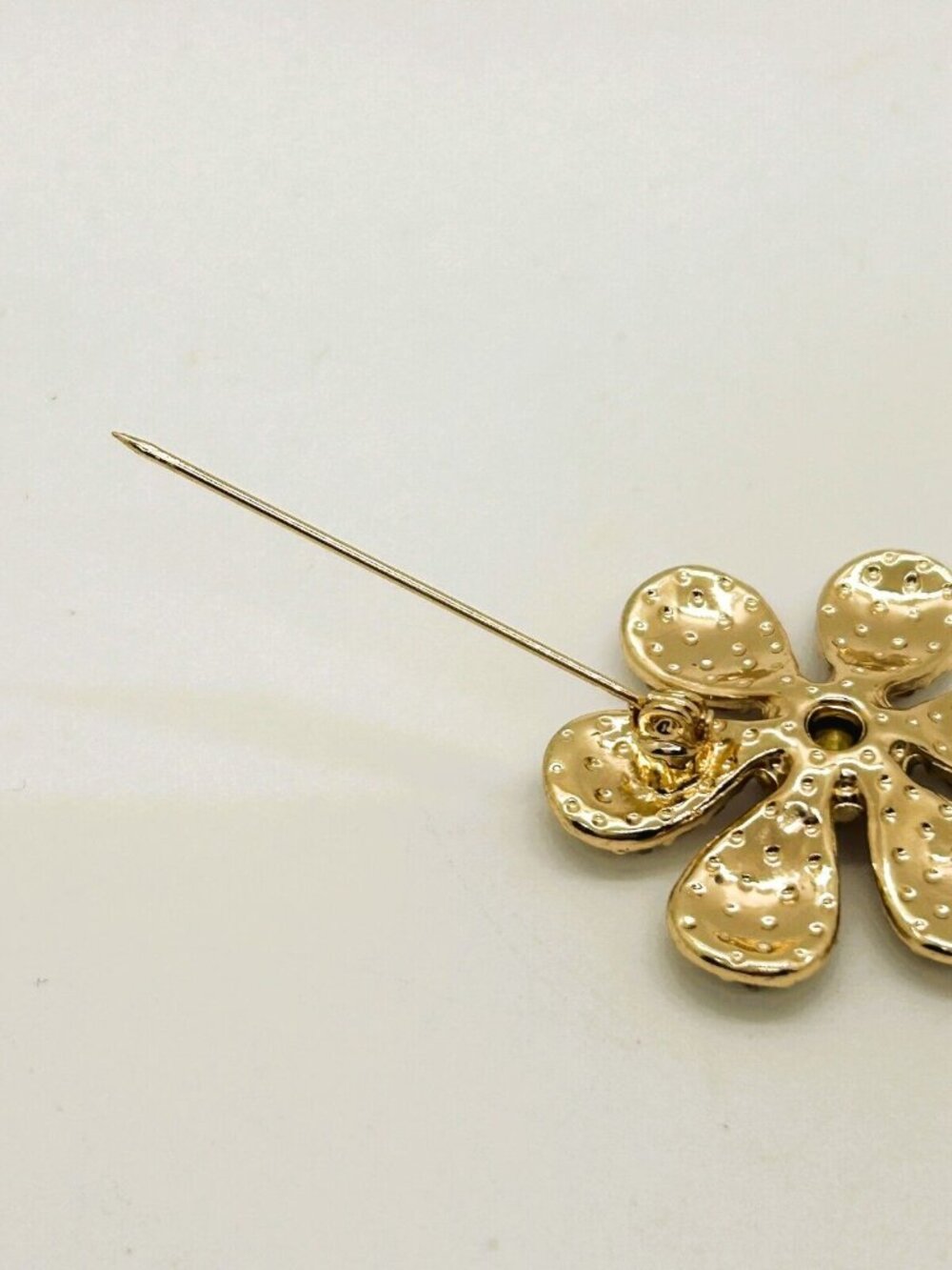 Isaac Mizrahi Gold-Tone Crystal & Pink Daisy Brooch Pin With Teardrop Accent - Picture 4 of 13